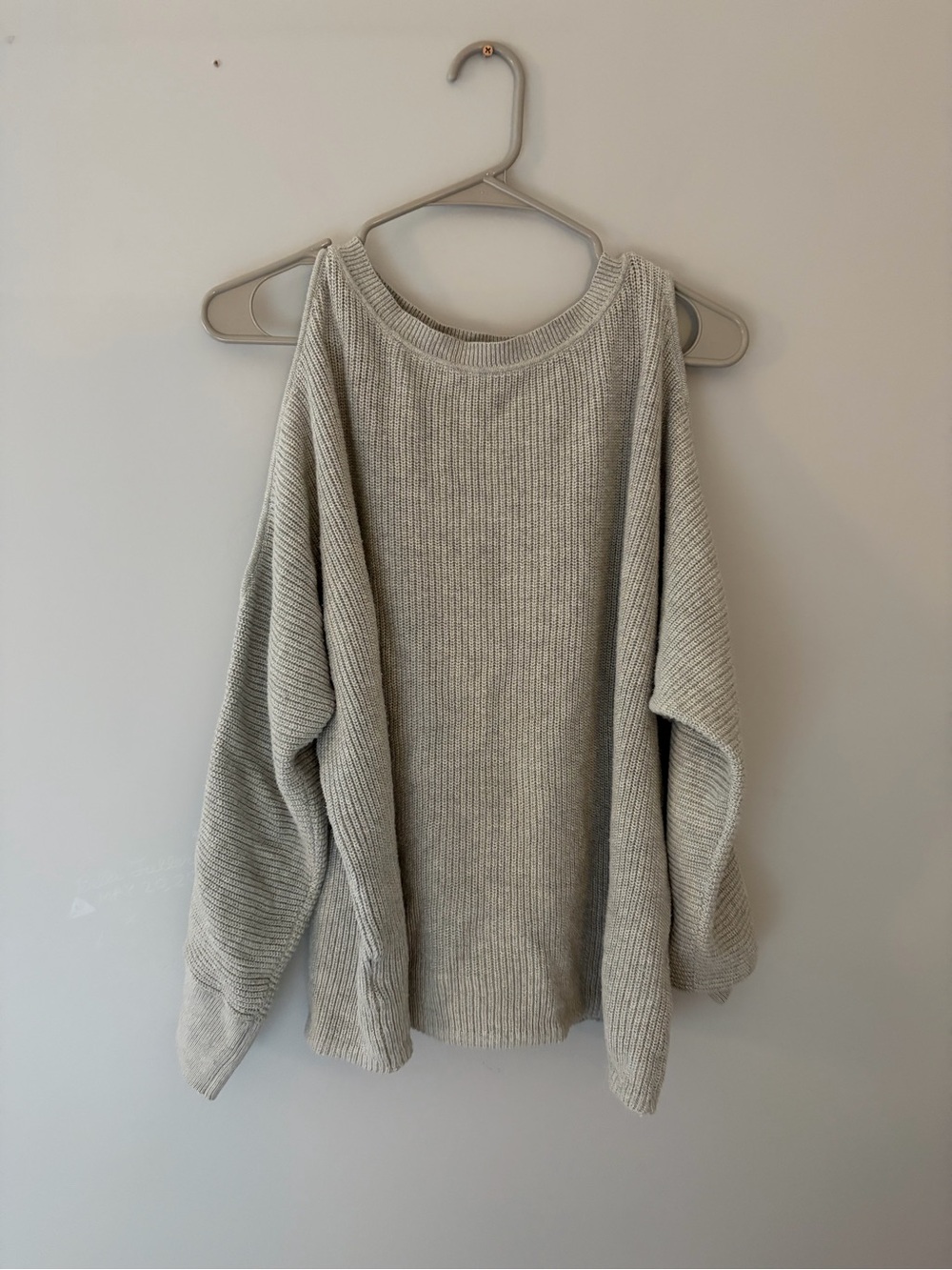 Women's Light Gray Ribbed Knit Sweater - Classic Crewneck